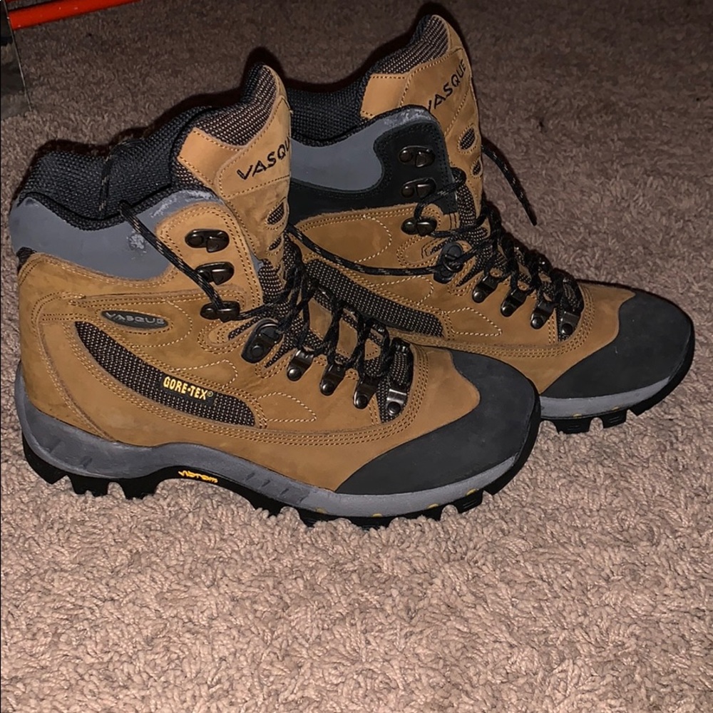 Boots - Picture 2 of 5